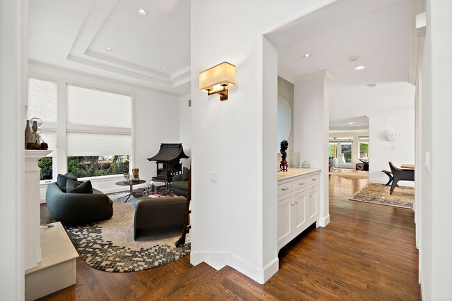 Building Photo - 4Bd/4.5Ba Medina House