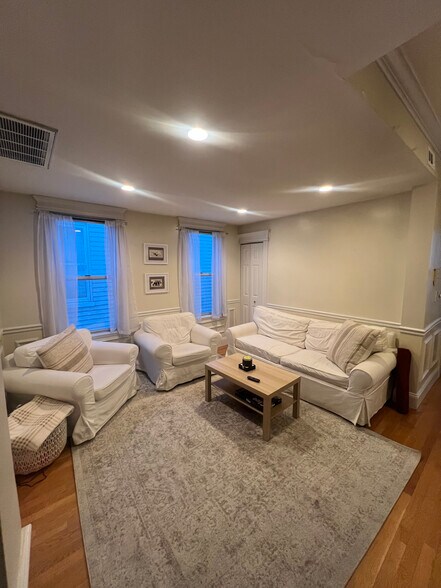 Building Photo - 145 L St