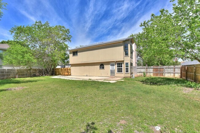 Building Photo - 1202 Southwalk St