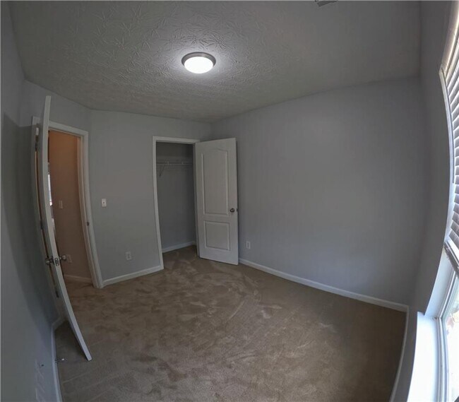 Building Photo - 6412 Ellenwood Dr