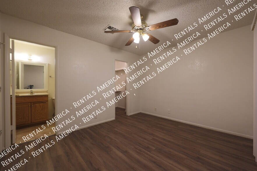 Building Photo - 9029 W Elm St