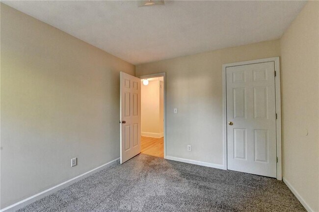 Building Photo - 3112 Sentinel Cir