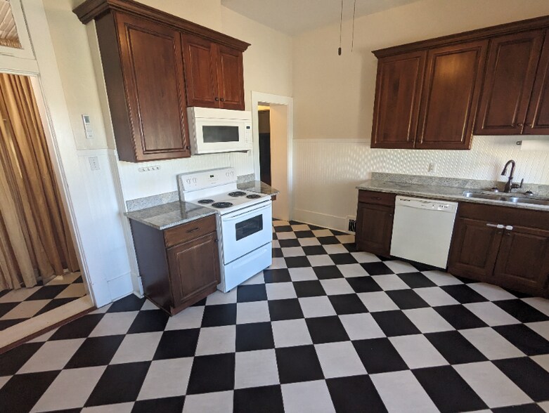 Building Photo - 805 E 100 S