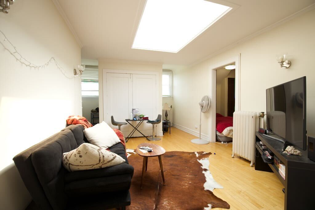 Building Photo - 733 Elm