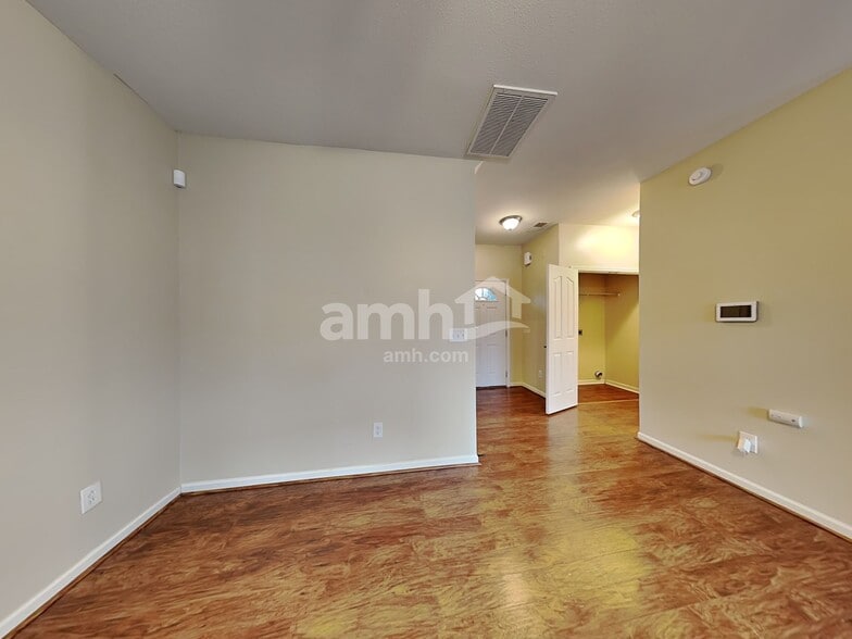 Building Photo - 412 Galesburg Dr