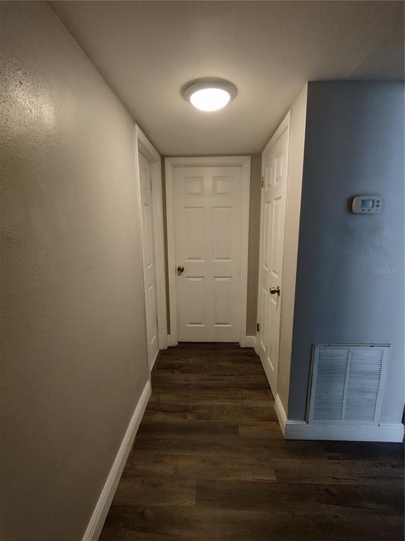 Building Photo - 320 W Howry Ave