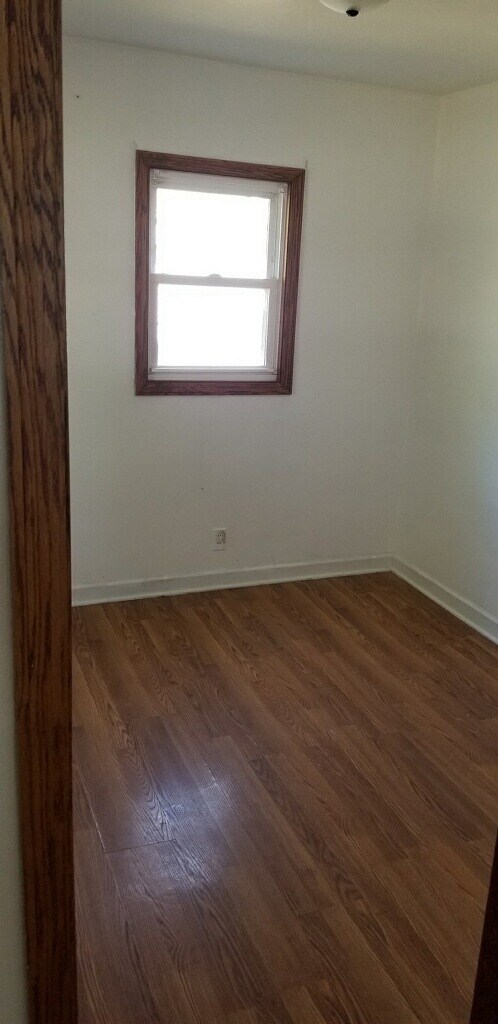 Building Photo - 309 W Clark St