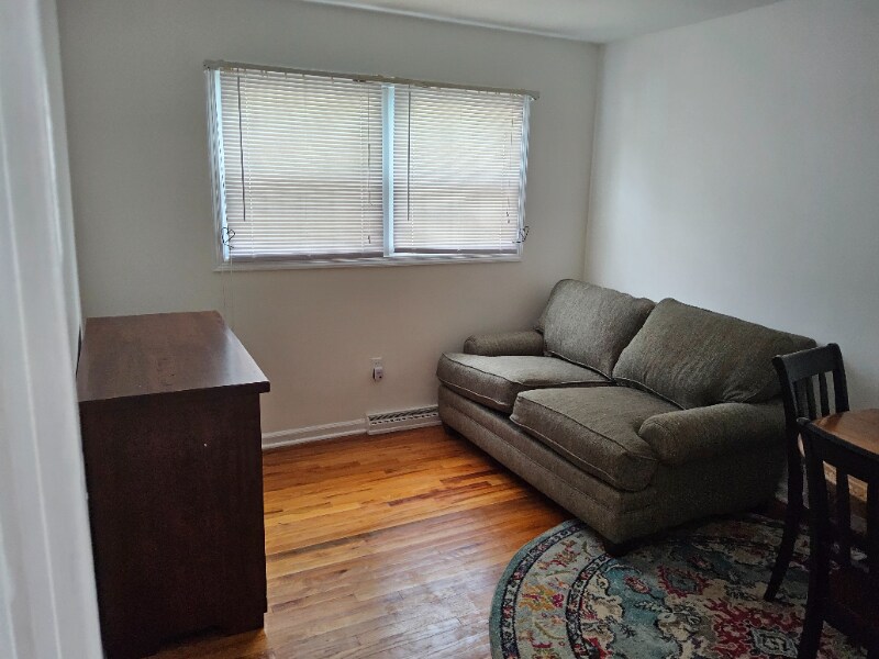Building Photo - 147 Candlewick Dr