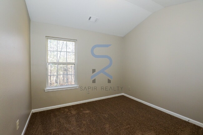 Building Photo - Move in before January 31st and choose your reward: a $250 Amazon Gift Card or a 55" Smart TV!