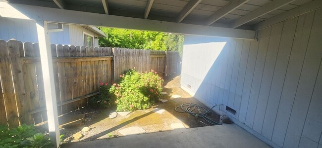 Building Photo - 8132001/37