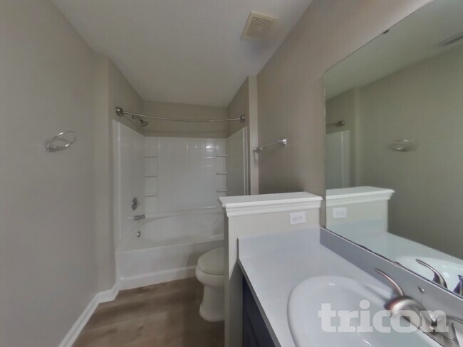 Building Photo - 2268 Eisner Dr