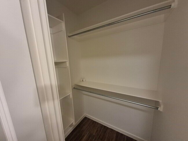 Building Photo - 2112 N Jayton Ave