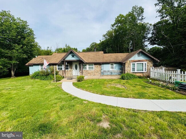 Building Photo - 6703 Token Valley Rd