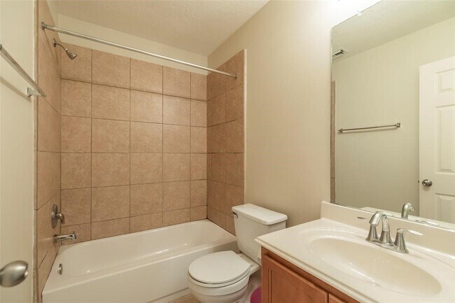 Building Photo - 15807 Sarasam Creek Ct