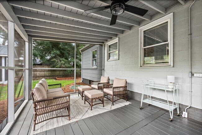 Building Photo - Old Village Cottage -Fully Furnished