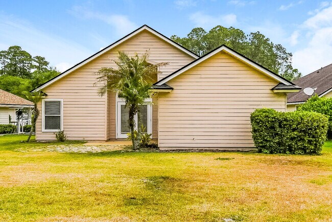 Building Photo - 1844 Lake Forest Ln
