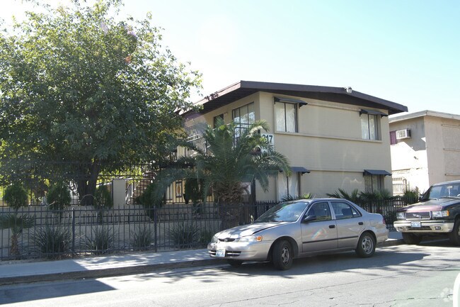 Building Photo - 317 W Cincinnati Ave