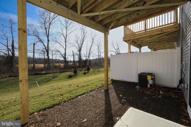 Building Photo - 65 Basswood St