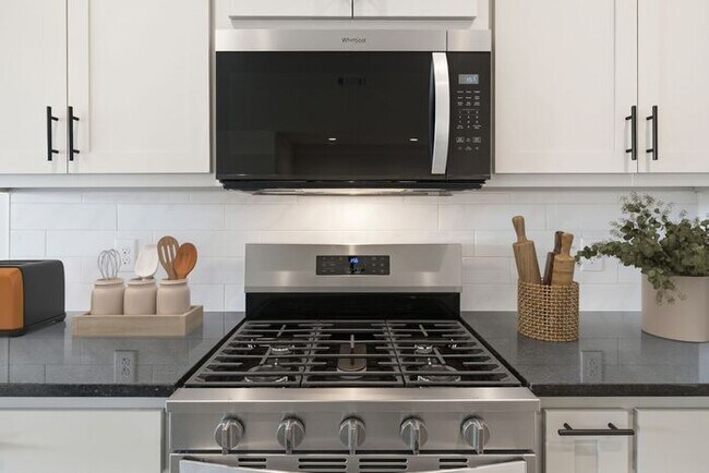 Building Photo - Spacious 4 Bed Home in Owasso – Open Living + Modern Kitchen