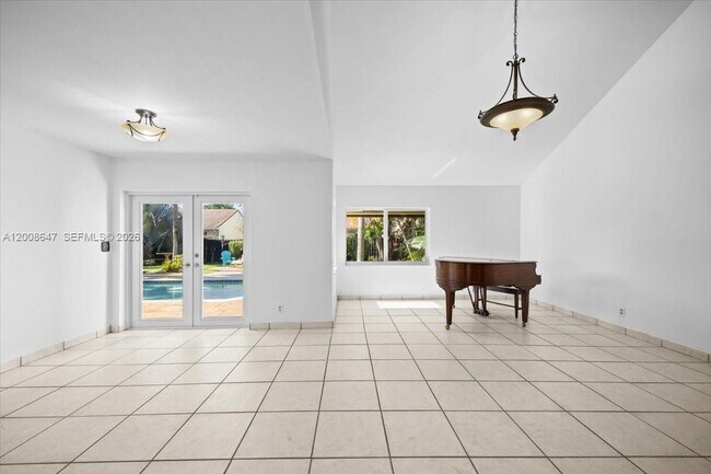 Building Photo - 2560 Bass Way