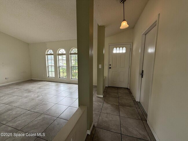 Building Photo - 3506 Egret Dr