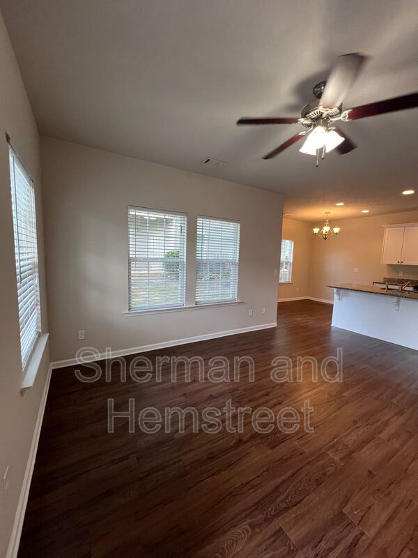 Building Photo - 1001 Joiner Cir