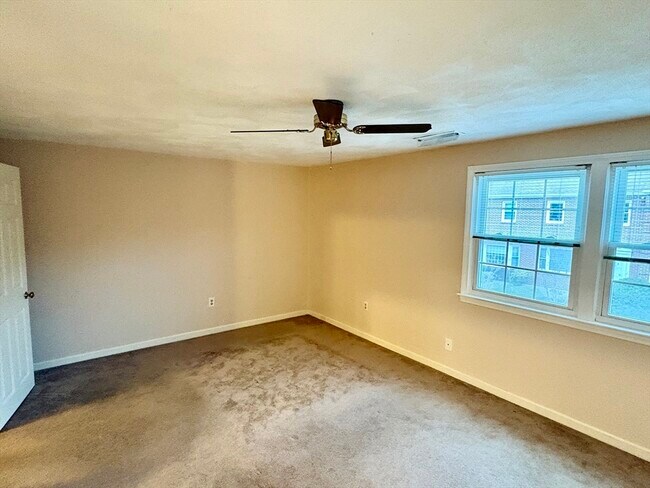 Building Photo - 224 Park St