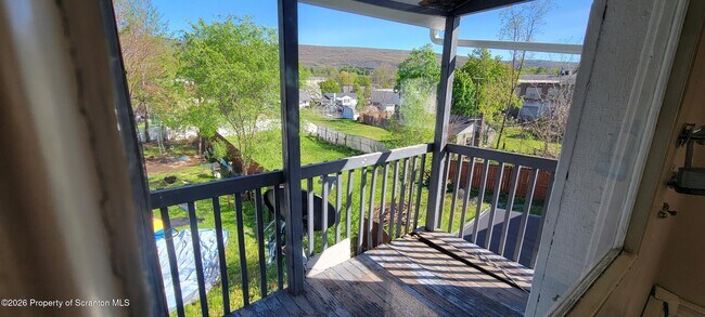 Building Photo - 32 Murray St