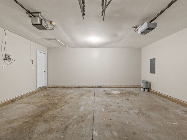 Building Photo - 129 Bathurst Ln