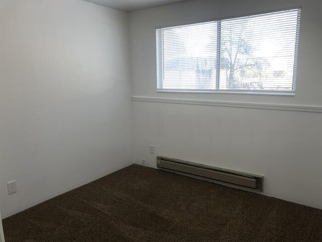 Building Photo - 814 15th St