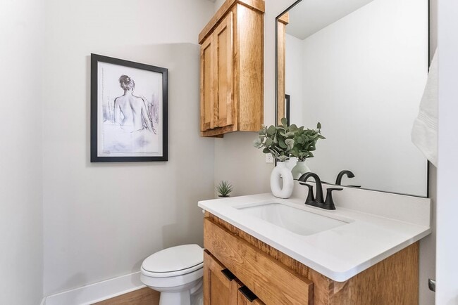 Building Photo - 491 S Happy Hollow Rd