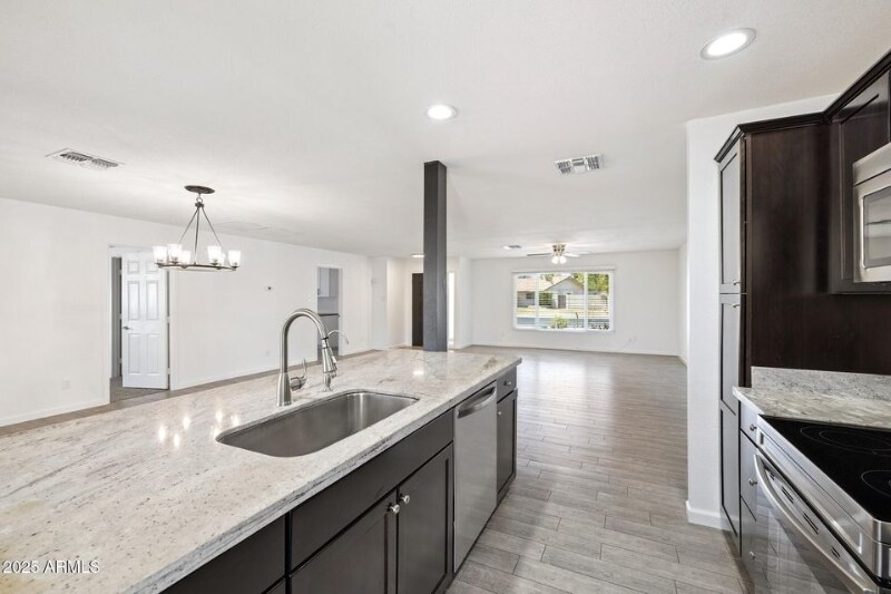 Building Photo - 4613 S Rita Ln