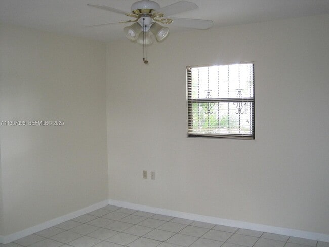 Building Photo - 5661 SW 4th St