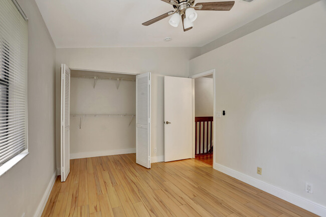 Building Photo - 9775 Riverside Dr