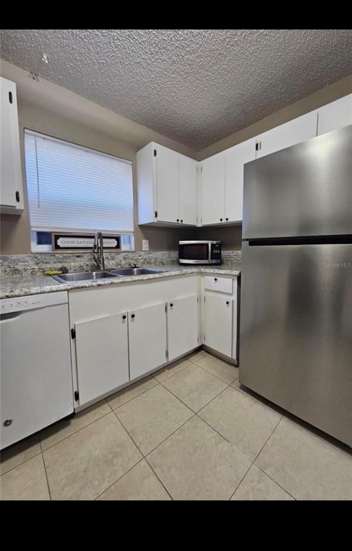 Building Photo - 1060 Dees Dr