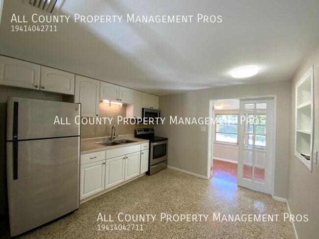 Building Photo - 2629 Grand Cayman St