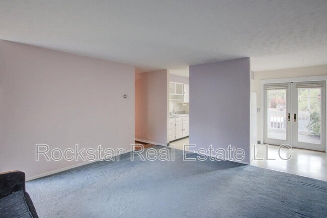 Building Photo - 6011 N Forest Blvd