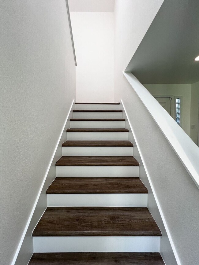 Building Photo - Beautifully Updated 3-Bedroom Home + Bonus Room with Private Backyard Retreat