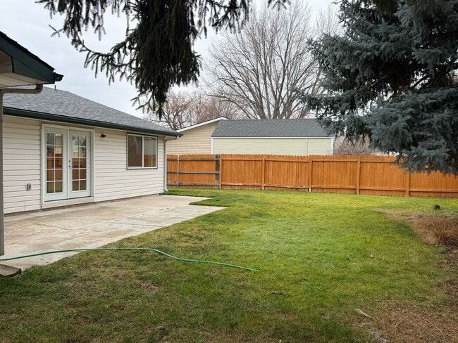 Building Photo - Beautiful 4 bed 2 bath home in Boise just off E Bergeson St