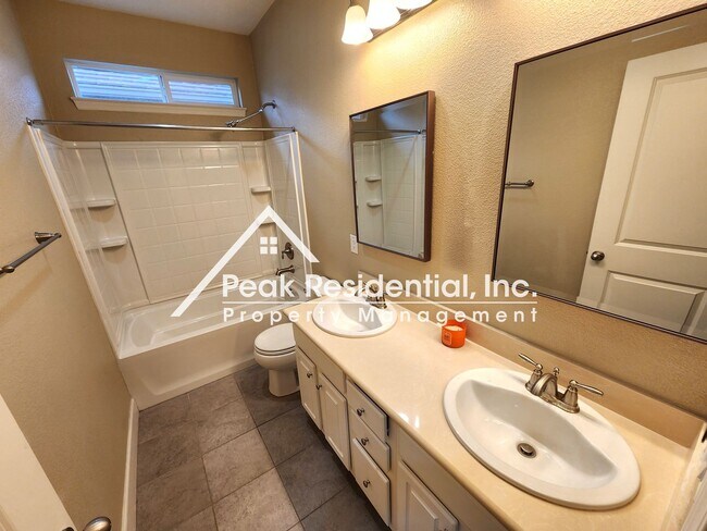 Building Photo - 3089 Octave Ave