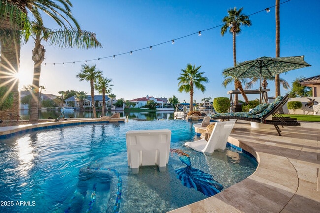 Building Photo - 1817 E Willow Tree Ct