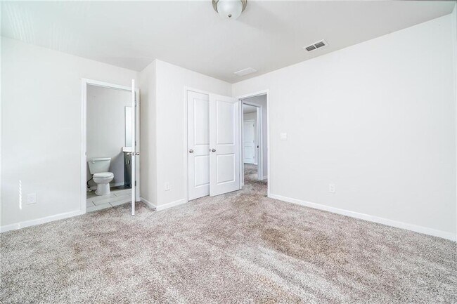 Building Photo - 1472 Villageside Ct