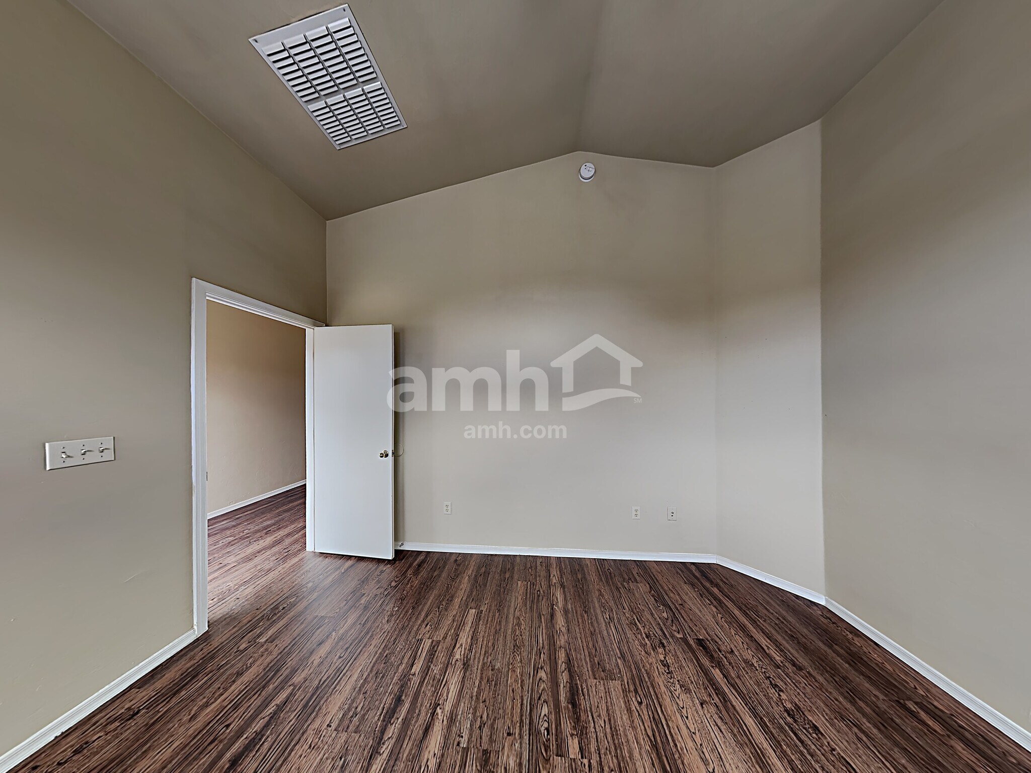 Building Photo - 307 E Camino Limon Verde