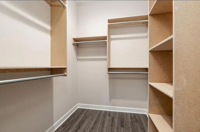 Building Photo - 2344 E Cheyenne Ct