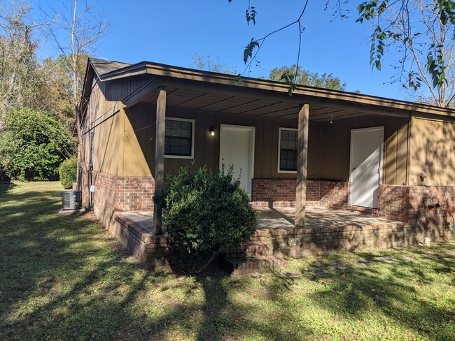 Building Photo - Two Bedroom Duplex In Canopy Oaks School Zone...Back on the Market!