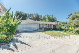 Building Photo - 3830 Twin Oaks Way