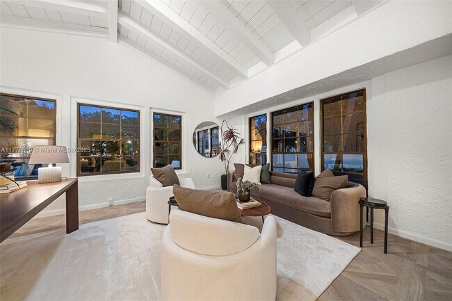 Building Photo - 3500 Flamingo Dr