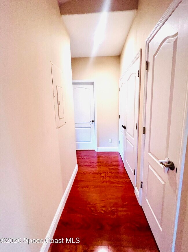 Building Photo - 4865 Revenna Ct