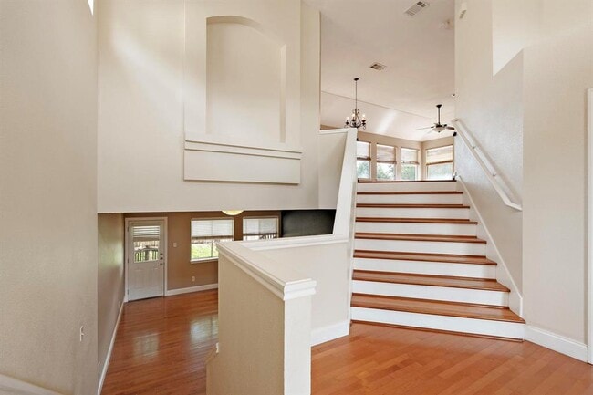 Building Photo - 1806 Rosenborough Ln N