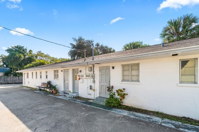 Building Photo - 211 Sunrise Ave